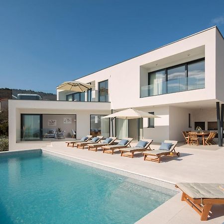 Villa Selene 라벡 외부 사진